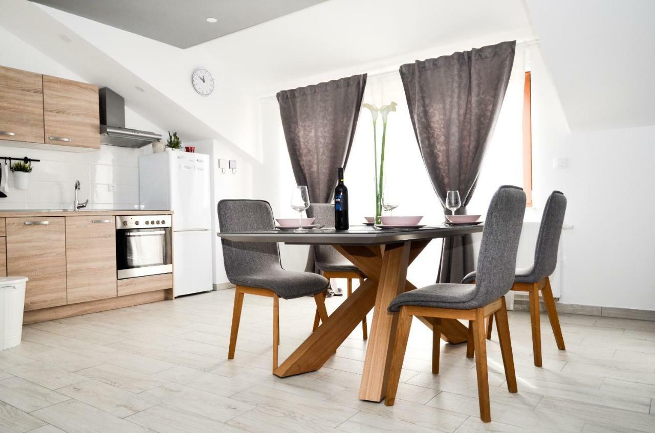 Marazul Apartments Povljana Eksteriør bilde